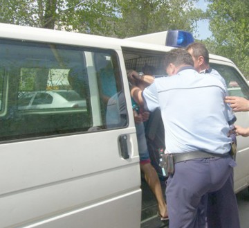 Căutat în Italia pentru fals şi uz de fals, prins la Valu lui Traian